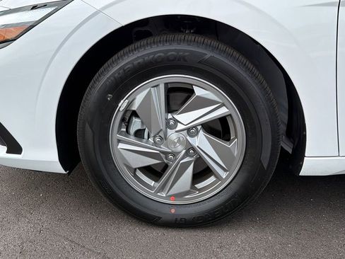 New 2026 Hyundai Elantra SE image 12
