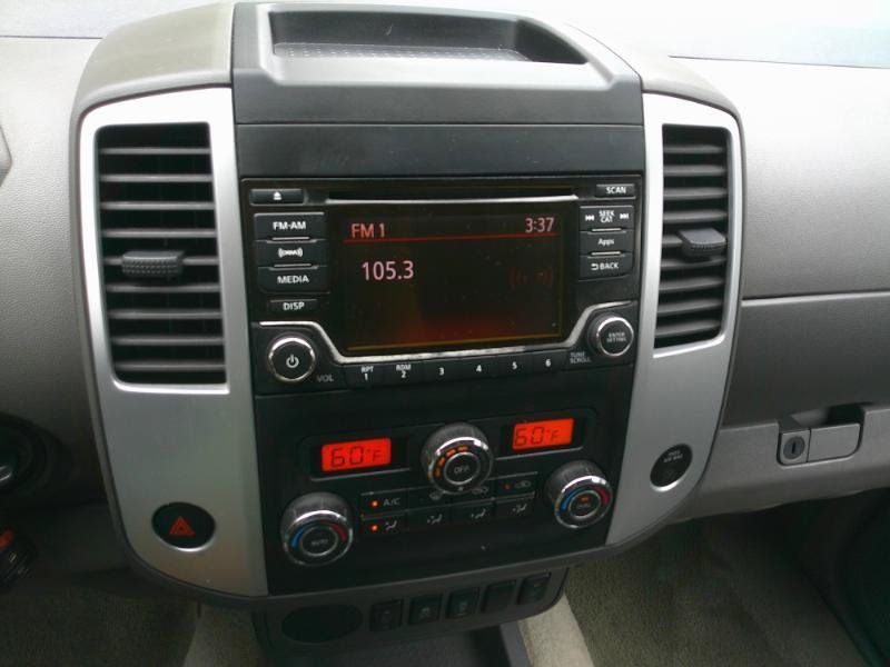 Used 2015 Nissan Frontier SV w/ SV Value Truck Package RWD image 17