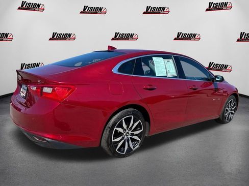Used 2018 Chevrolet Malibu LT w/ Leather Package FWD image 5