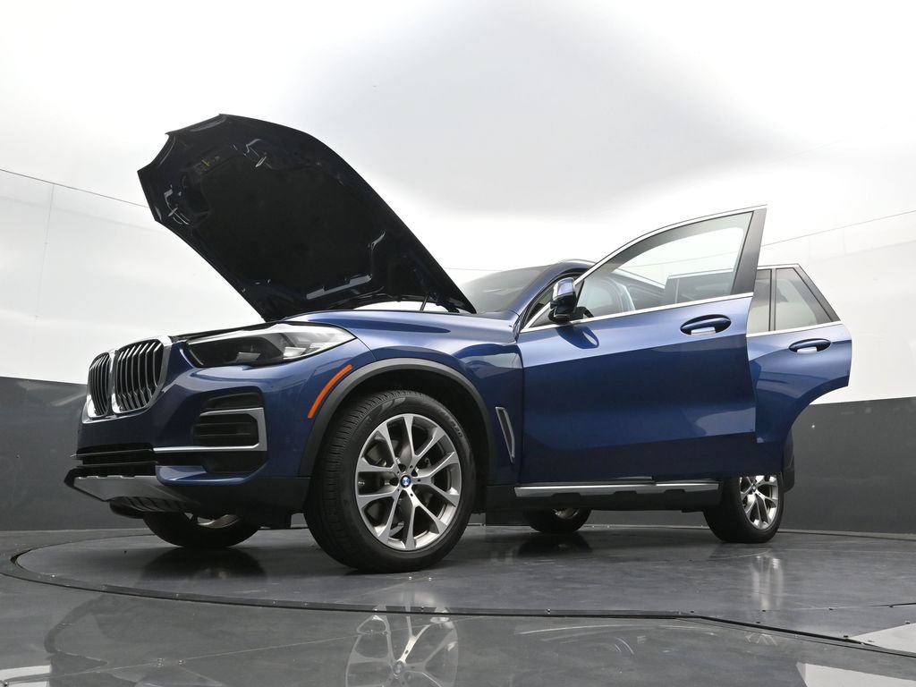 Used 2022 BMW X5 xDrive40i w/ Premium Package AWD/4WD image 39