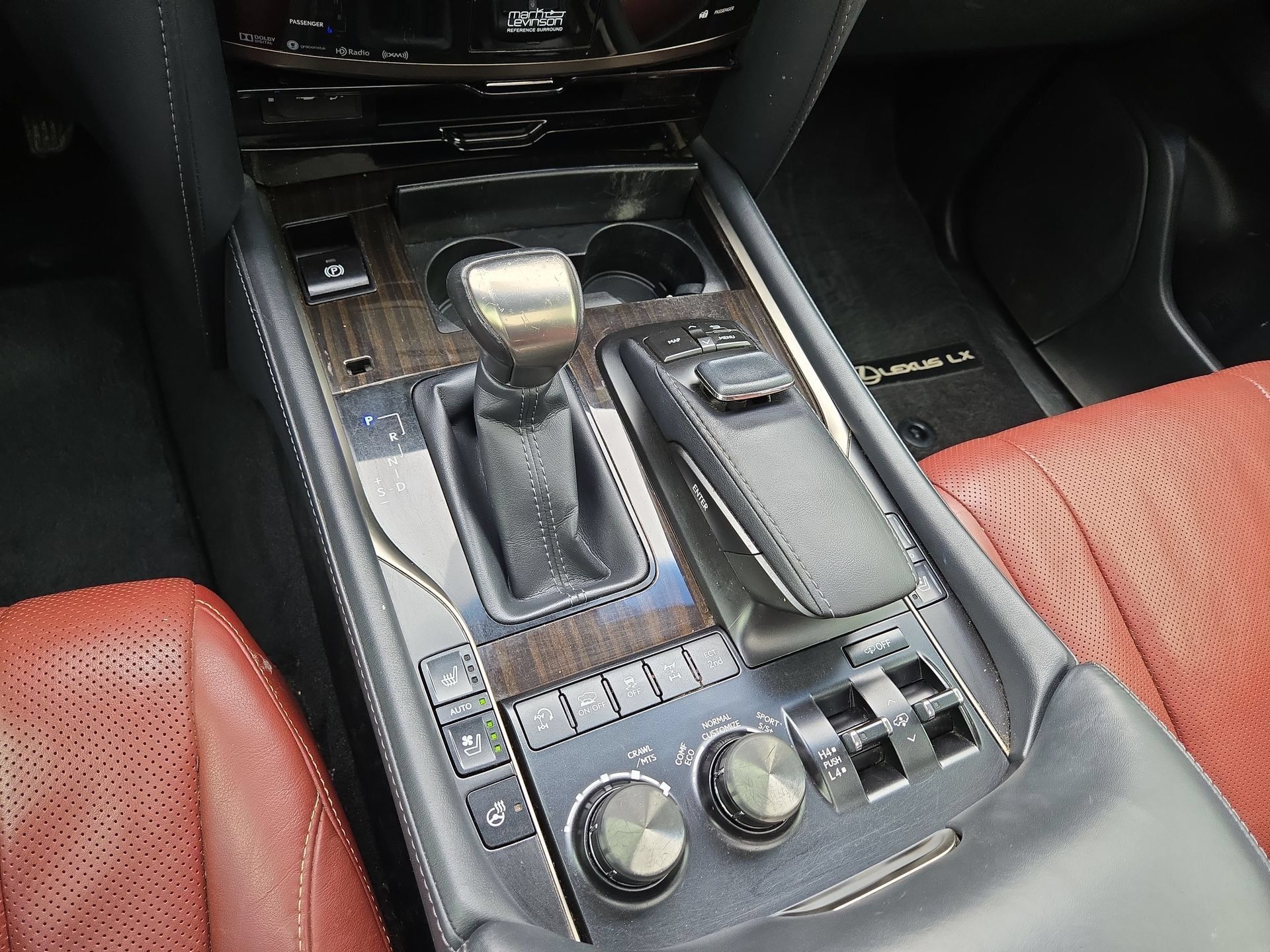 Used 2019 Lexus LX 570 4WD w/ Luxury Package image 22
