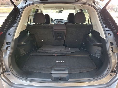 Certified 2019 Nissan Rogue SV w/ Premium Package image 29