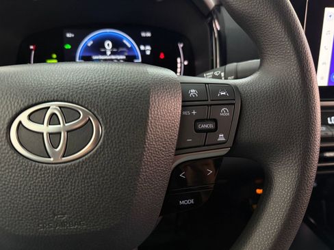Used 2025 Toyota Camry LE w/ Convenience Package FWD image 15