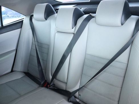 Used 2016 Toyota Camry SE FWD image 28