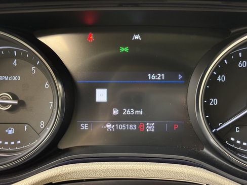 Used 2020 Buick Encore GX Essence w/ Experience Buick Package image 10