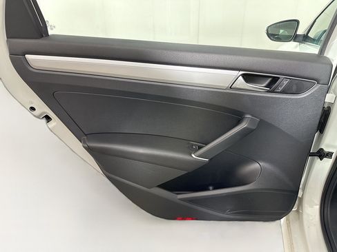 Used 2016 Volkswagen Passat 1.8T S FWD image 24