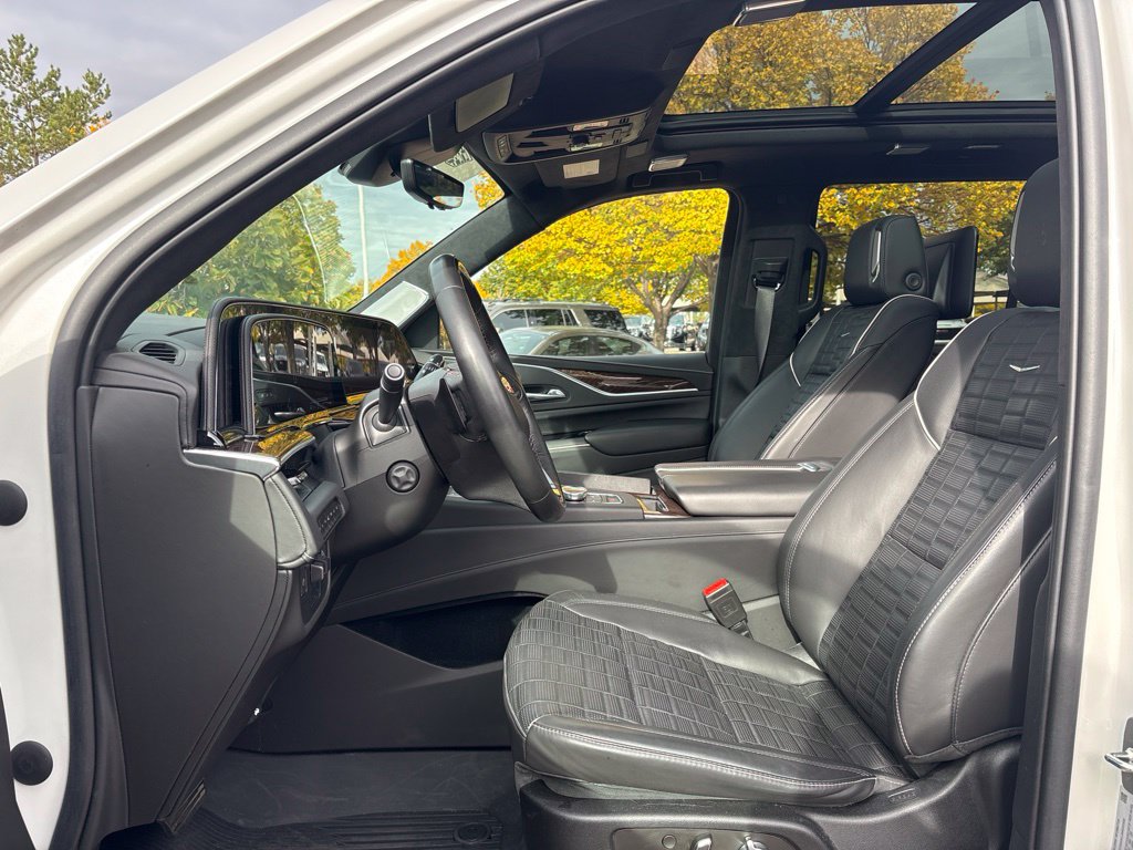 Used 2022 Cadillac Escalade Sport Platinum AWD/4WD image 10
