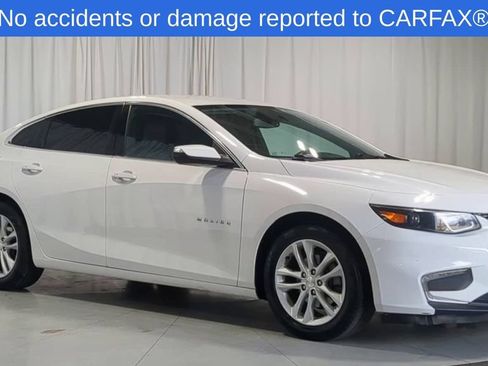 Used 2017 Chevrolet Malibu LT w/ Leather Package FWD image 2