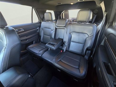 Used 2017 Ford Explorer Limited image 28