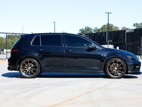 Used 2017 Volkswagen Golf R 4-Door image 16