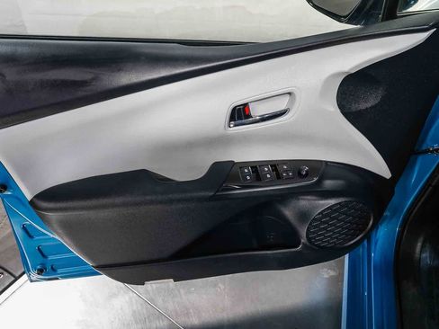 Used 2017 Toyota Prius Prime Plus w/ Carpet Mat Package FWD image 22