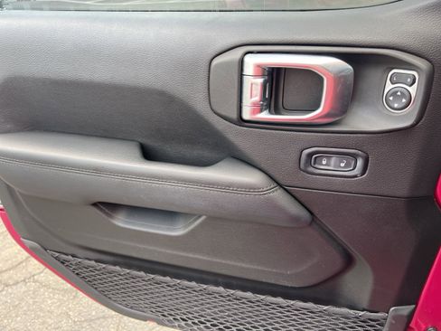 Used 2022 Jeep Wrangler Unlimited Sahara image 22