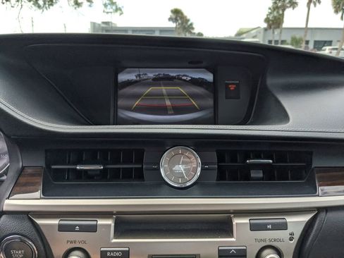 Used 2017 Lexus ES 350 w/ Premium Package FWD image 22