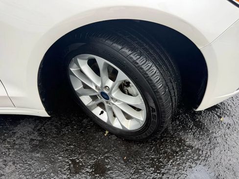 Used 2019 Ford Fusion Energi Titanium FWD image 51