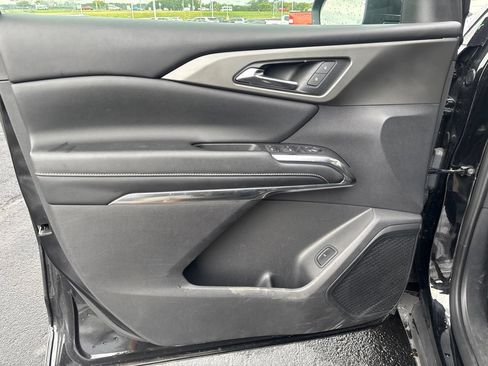 Used 2024 Chevrolet Traverse LT FWD image 7
