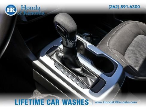 Used 2022 Chevrolet Colorado LT RWD image 18