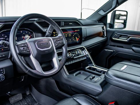 Used 2024 GMC Sierra 2500 Denali w/ Technology Package image 18