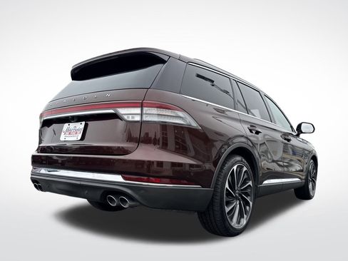 Used 2020 Lincoln Aviator Reserve w/ Equipment Group 202A image 9