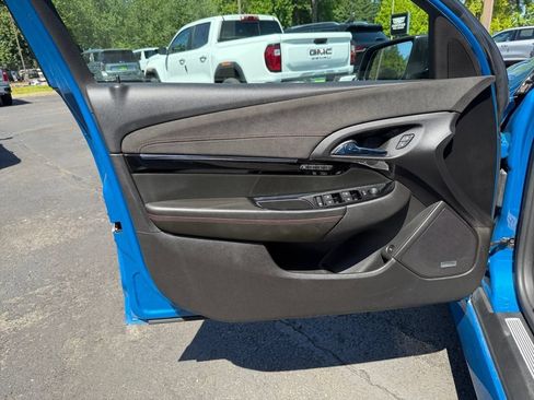 Used 2015 Chevrolet SS RWD image 20