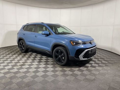 New 2026 Volkswagen Taos SEL image 2