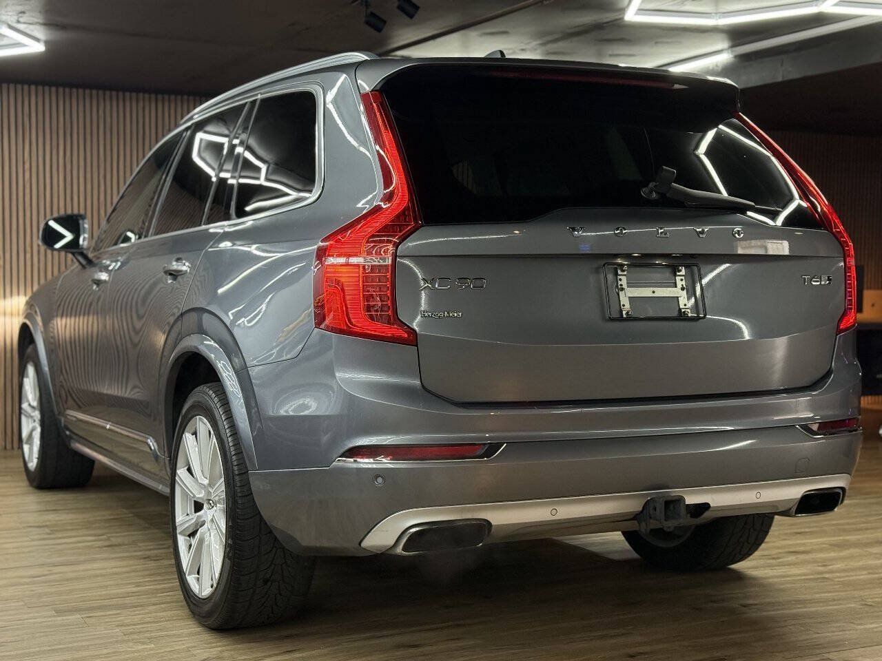 Used 2016 Volvo XC90 T6 Inscription w/ Vision Package AWD/4WD image 12