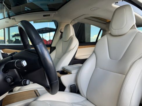 Used 2019 Tesla Model X 75D image 33