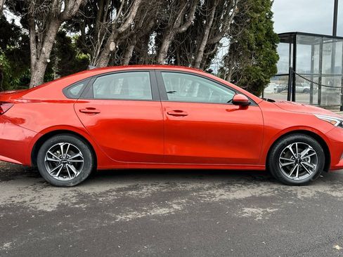 Used 2024 Kia Forte LXS image 3