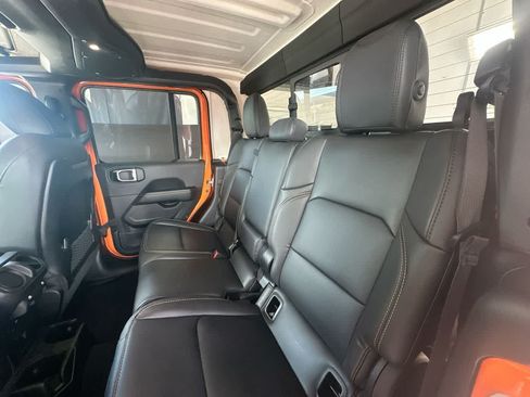 Used 2025 Jeep Gladiator Sport AWD/4WD image 22