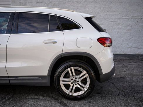 Used 2022 Mercedes-Benz GLA 250 4MATIC w/ Premium Package Lite image 12