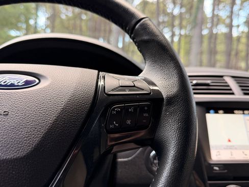 Used 2018 Ford Explorer XLT w/ Equipment Group 202A FWD image 26