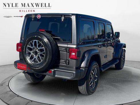 New 2026 Jeep Wrangler Unlimited Sahara AWD/4WD image 16