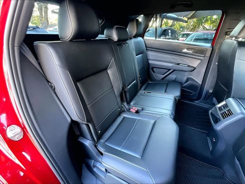 Used 2022 Volkswagen Atlas Cross Sport SE image 19