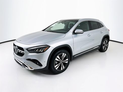 New 2025 Mercedes-Benz GLA 250 image 3