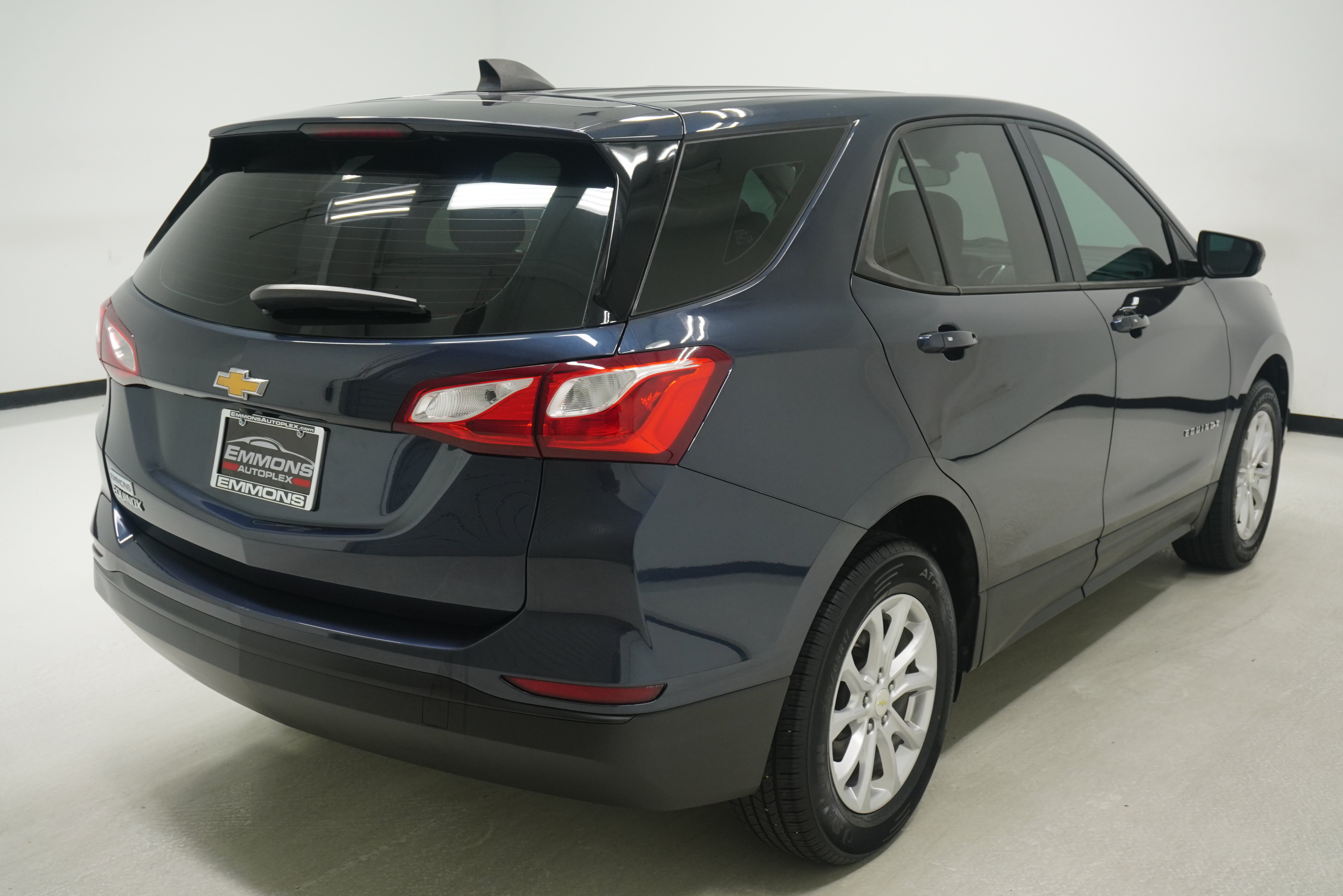 Used 2019 Chevrolet Equinox LS FWD image 4