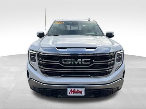 Used 2023 GMC Sierra 1500 SLT AWD/4WD image 2