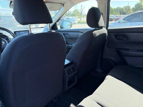Used 2024 Nissan Rogue S FWD image 7