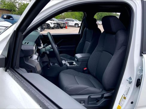 Used 2026 Toyota Tacoma SR5 image 8