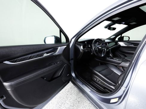 Used 2022 Cadillac XT6 Premium Luxury w/ Technology Package image 25