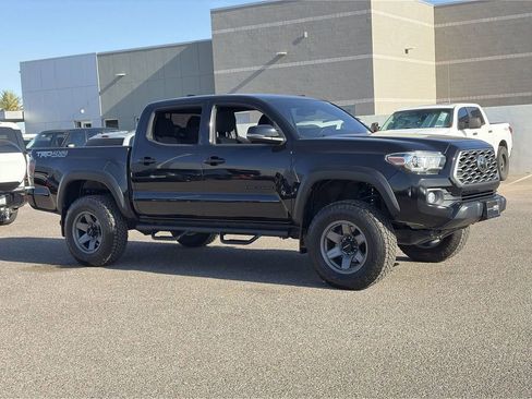 Used 2020 Toyota Tacoma TRD Off-Road w/ Technology Package AWD/4WD image 5