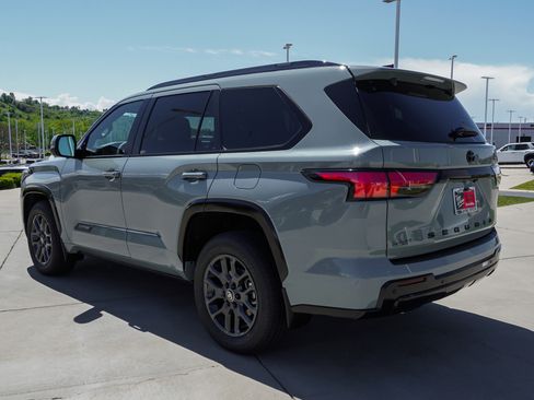 New 2026 Toyota Sequoia Platinum AWD/4WD image 6