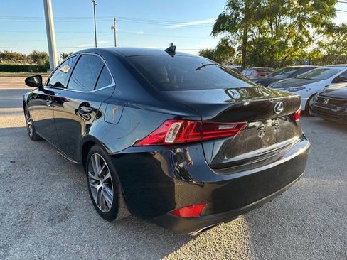 Used 2019 Lexus IS 300 Base 4dr Sedan w/ Accessory Package image 7