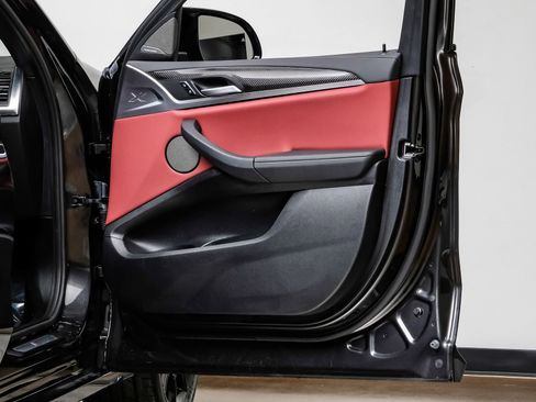 Used 2024 BMW X4 M40i w/ Shadowloine Package image 47