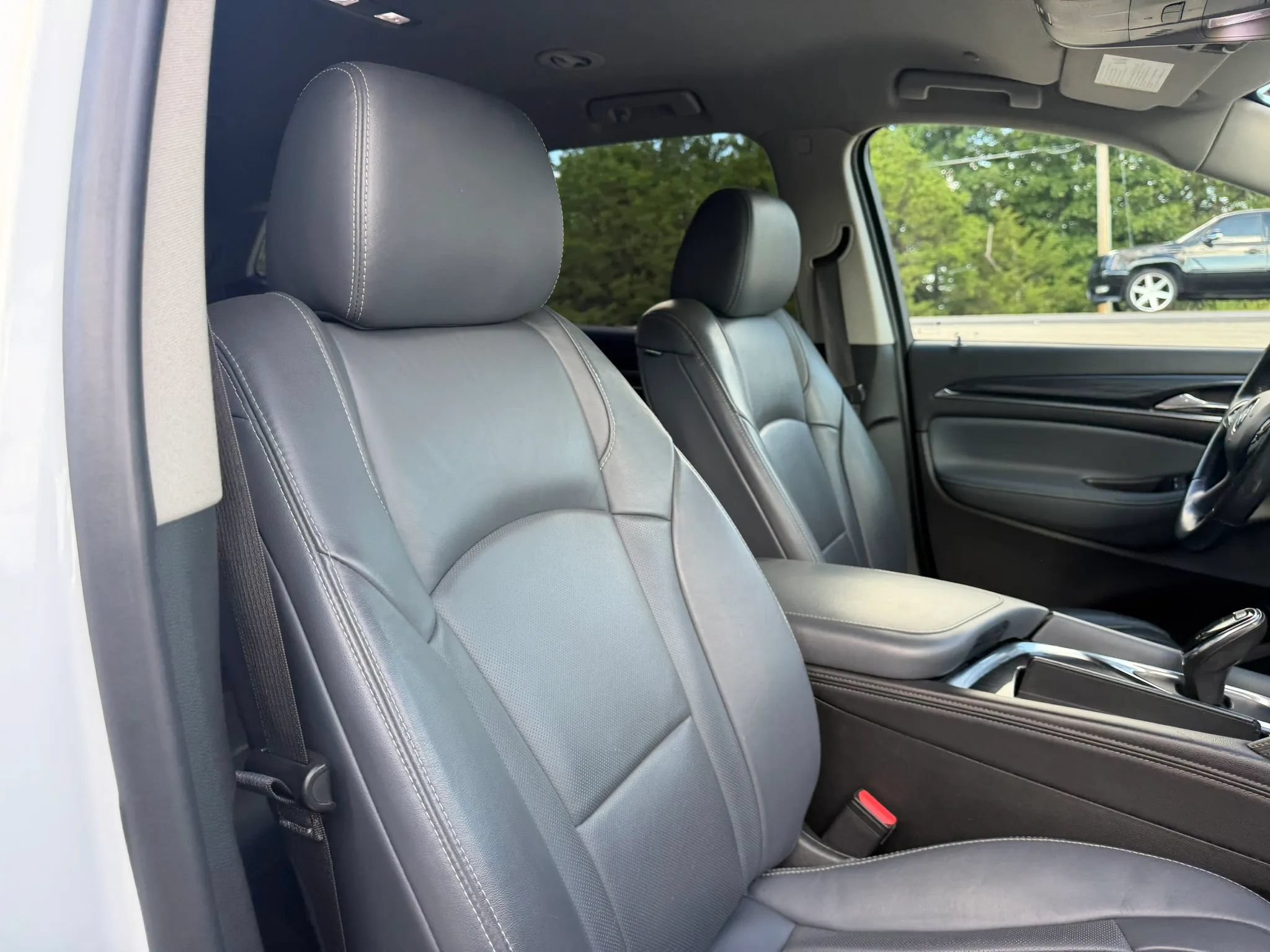 Used 2019 Buick Enclave Essence FWD image 49