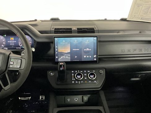 Certified 2024 Land Rover Defender 110 V8 image 12
