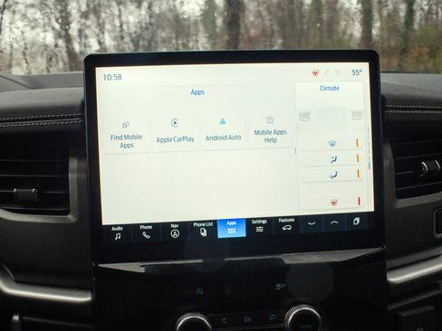 Used 2024 Ford Expedition XLT image 32