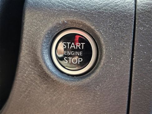 Used 2023 Nissan Frontier SV w/ Midnight Edition Package image 22