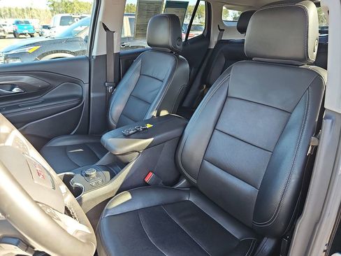 Used 2024 GMC Terrain SLT image 19
