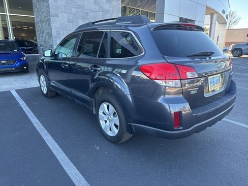 Used 2010 Subaru Outback 2.5i Premium image 2