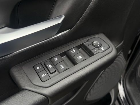 New 2026 RAM 1500 4x4 Crew Cab image 11