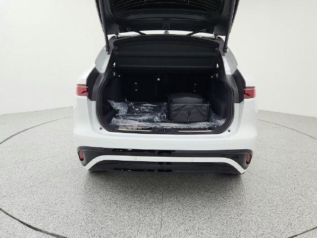 Certified 2026 Jaguar F-PACE R-Dynamic S AWD/4WD image 19